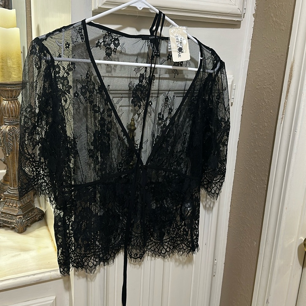 Forever 21 lace crop button down